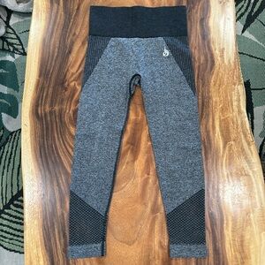 Ryderwear Seamless Crop Leggings
